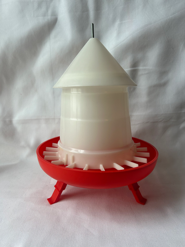 3 Quart Feeder with Adjustable Legs - Image 4